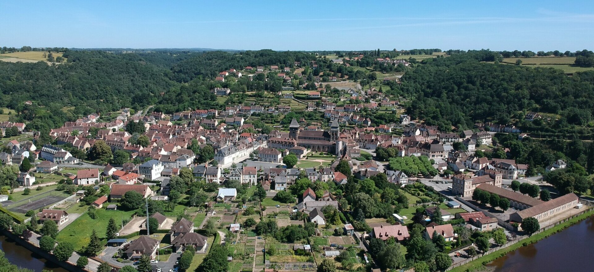 Chambon-sur-Voueize, à la croisée de l'auvergne, du berry et du limousin